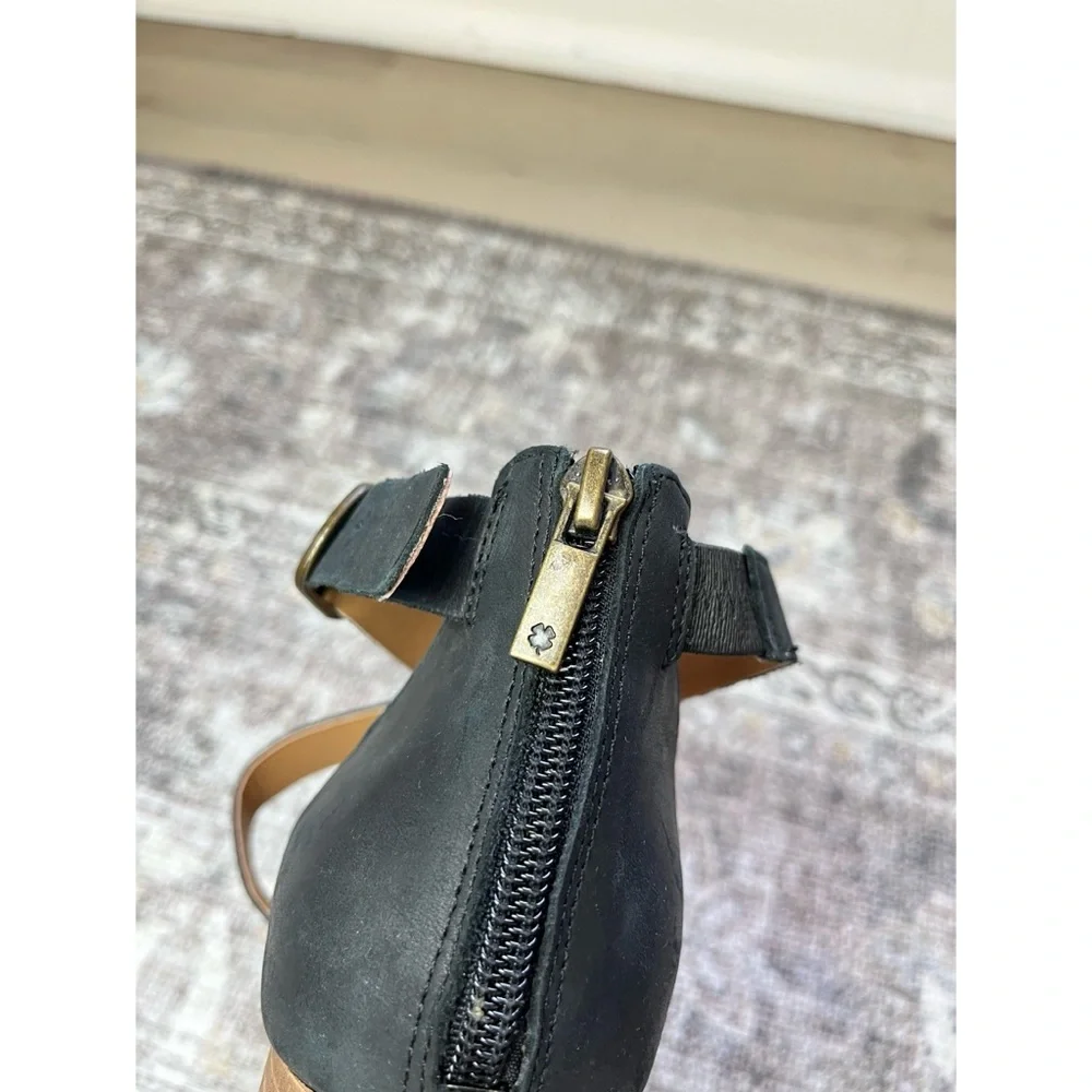 Lucky Brand Pydrina Black Leather Sandals 8.5 M Block Heel Strappy‎ Zipper Back